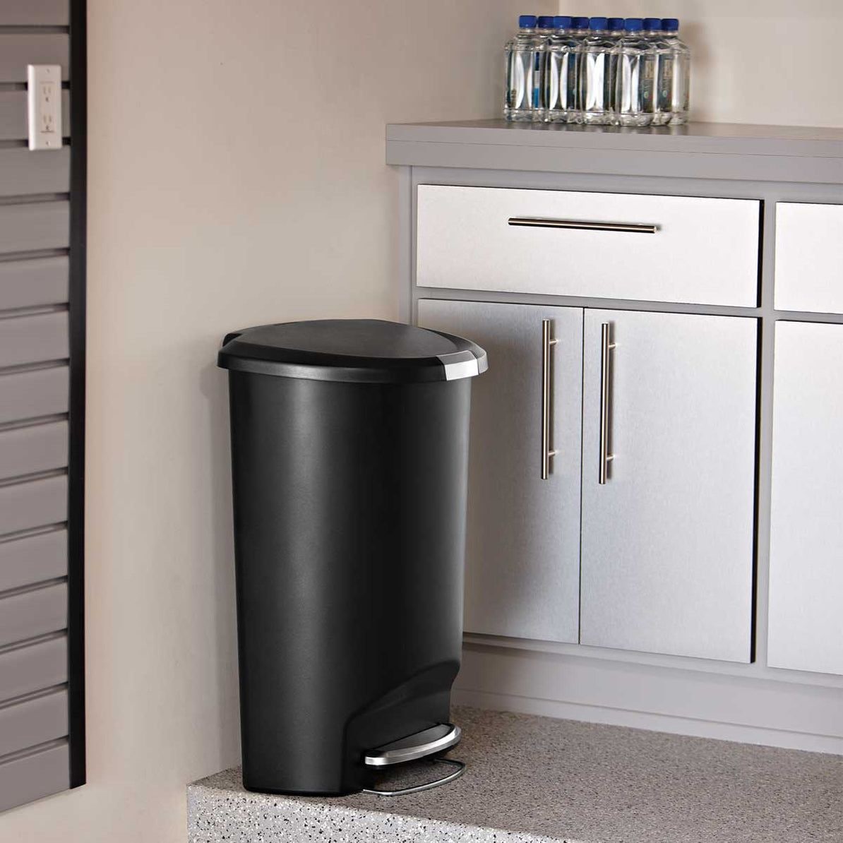 simplehuman Plastic D-Shaped Step Garbage Can, Black, 50-L